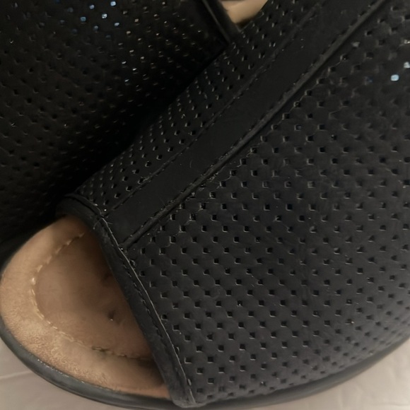 Nicole wedge, used. - Picture 2 of 10